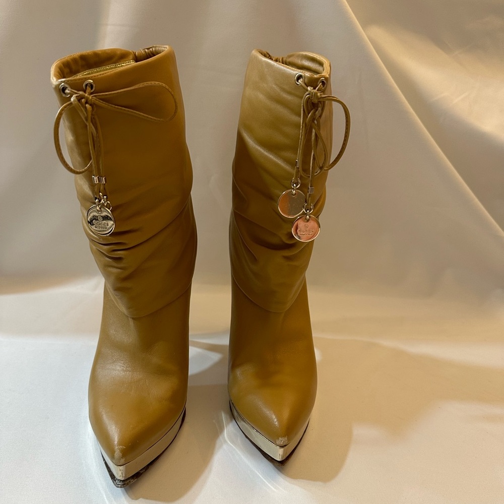 GUCCI Leather Slouch Ankle Boots